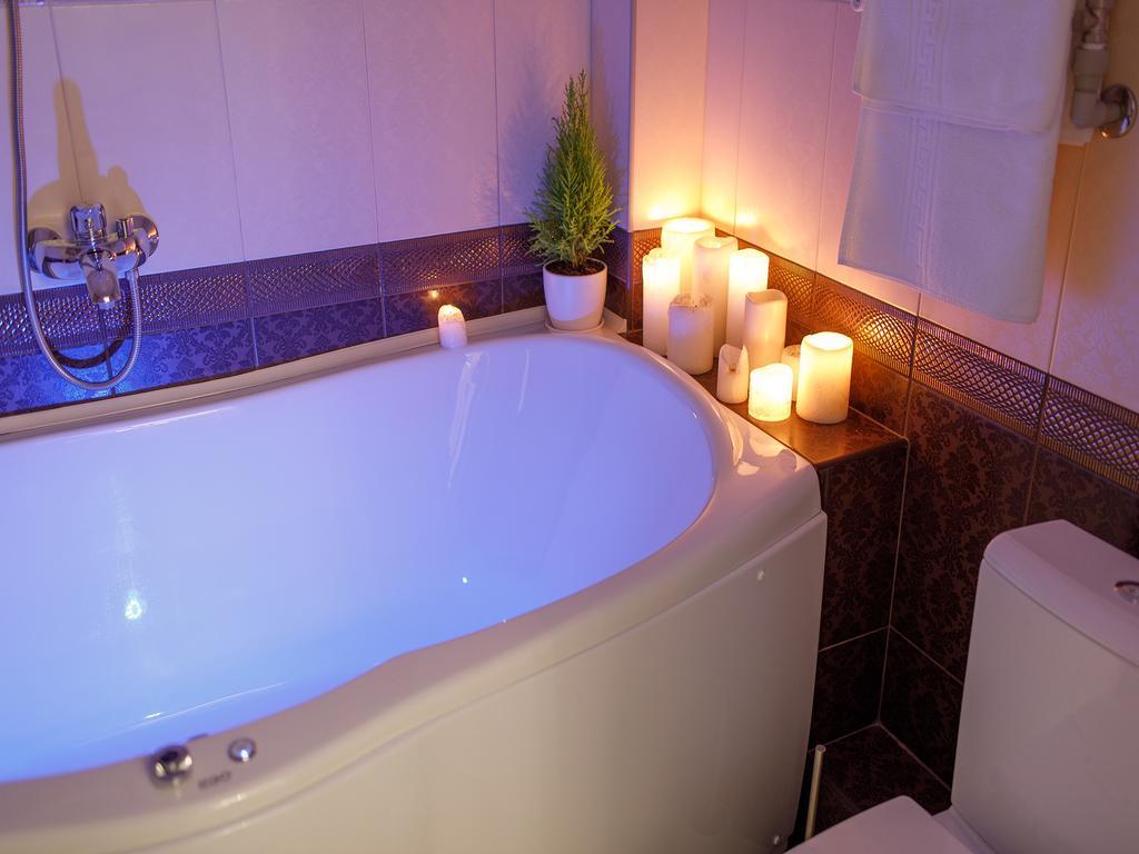 סומי Royal Suite Apartment With Jacuzzi מראה חיצוני תמונה