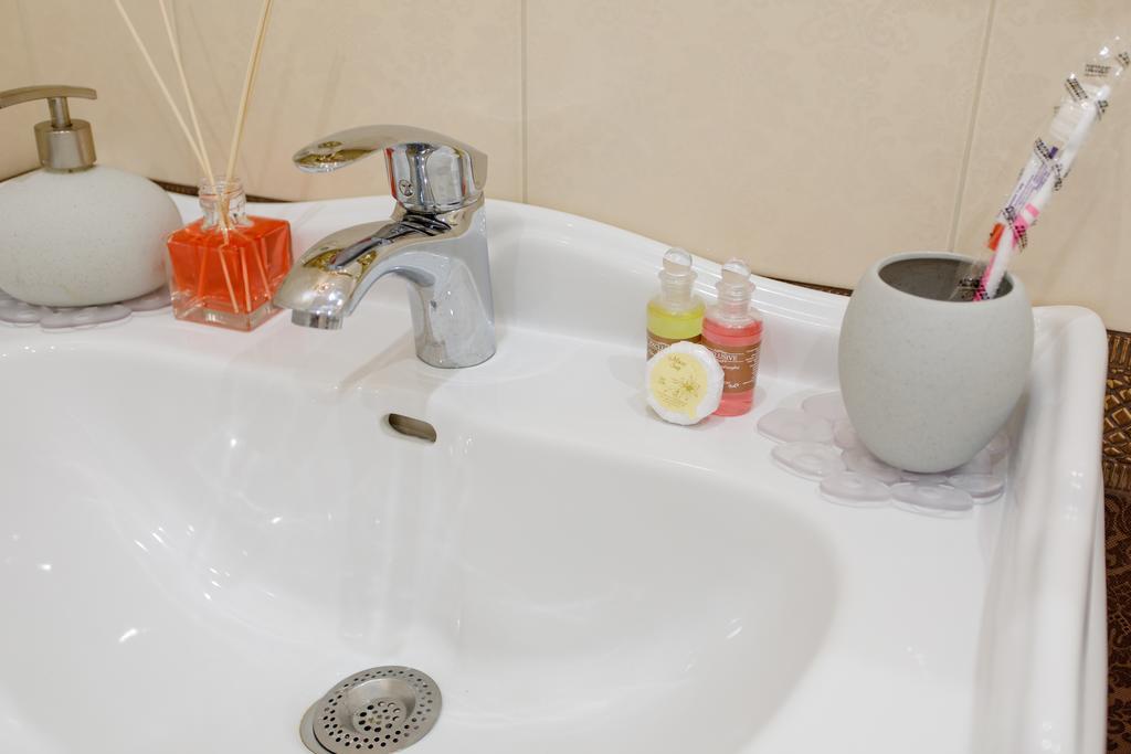 סומי Royal Suite Apartment With Jacuzzi מראה חיצוני תמונה