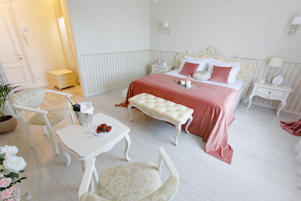 סומי Royal Suite Apartment With Jacuzzi מראה חיצוני תמונה