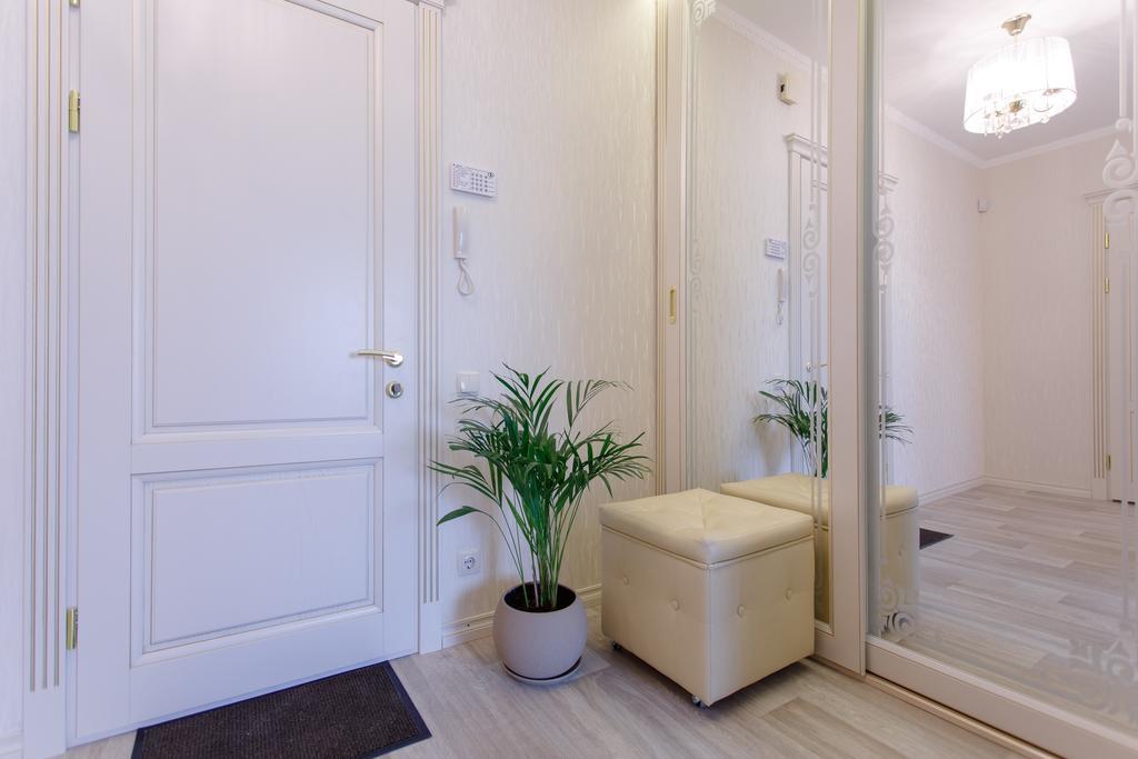 סומי Royal Suite Apartment With Jacuzzi מראה חיצוני תמונה